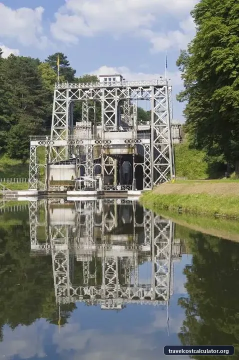 The Four Lifts on the Canal du Centre and their Environs, La Louvière and Le Roeulx (Hainaut)